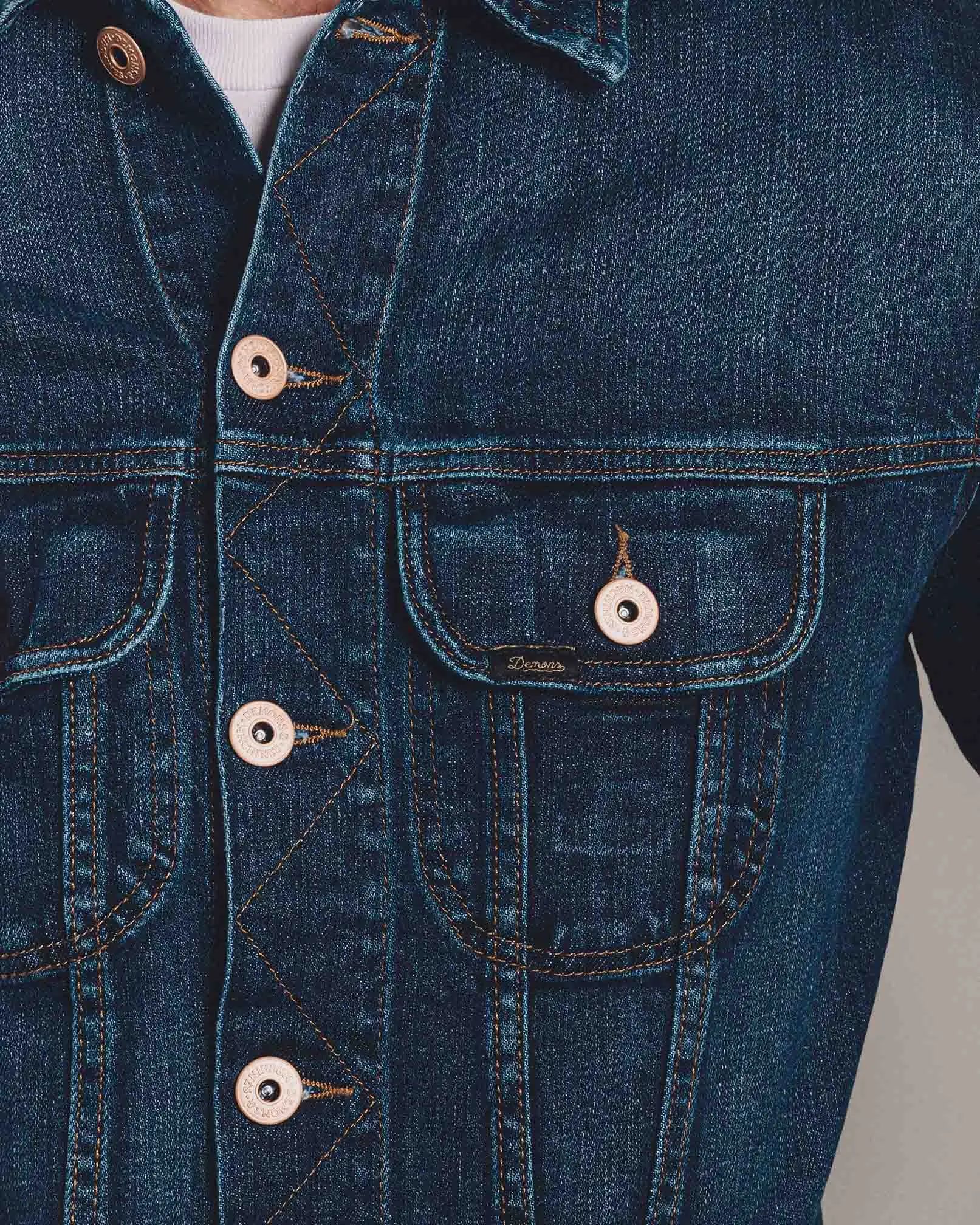 https://demons.readymind.mx/storage/denim/videos-denim/08-1.mp4