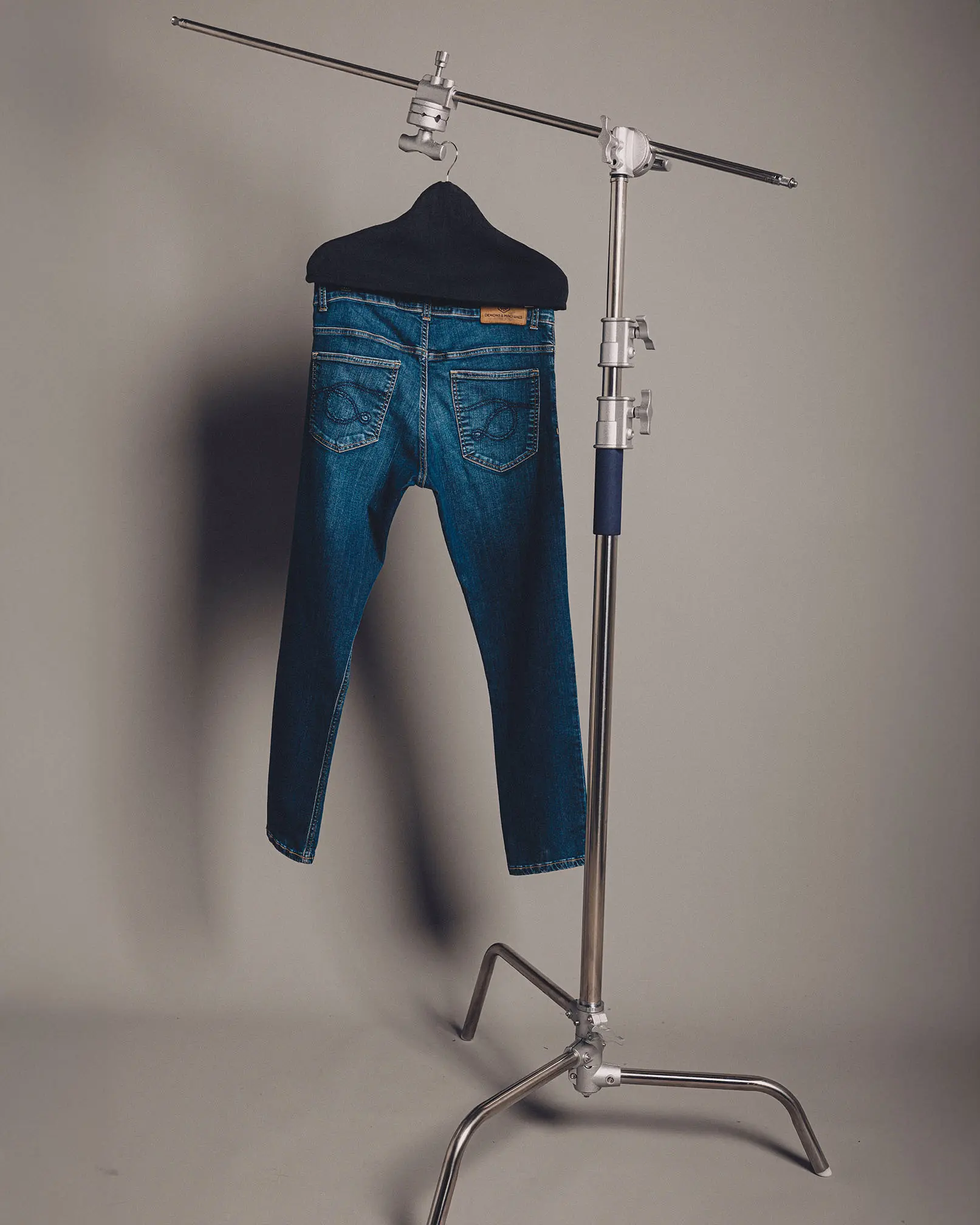 https://demons.readymind.mx/storage/denim/videos-denim/14-1.mp4