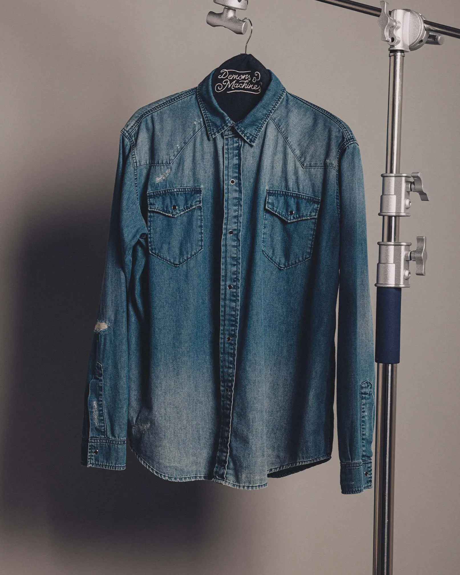 https://demons.readymind.mx/storage/denim/videos-denim/07-1.mp4