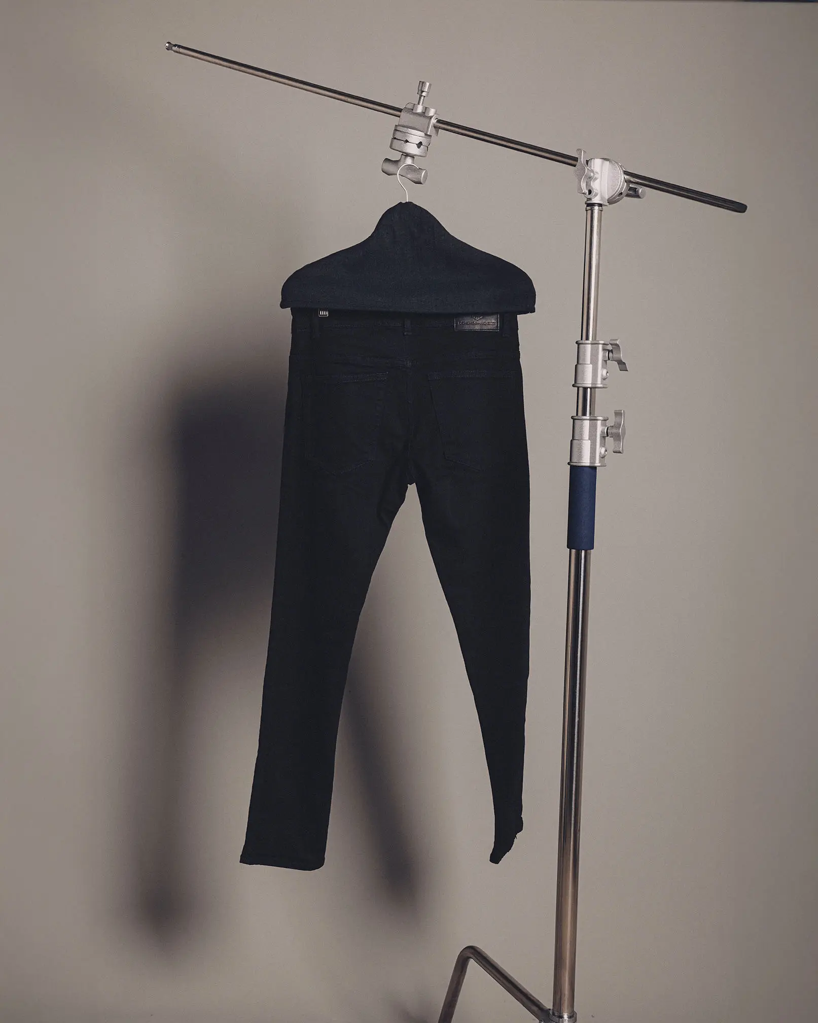 https://demons.readymind.mx/storage/denim/videos-denim/10-1.mp4