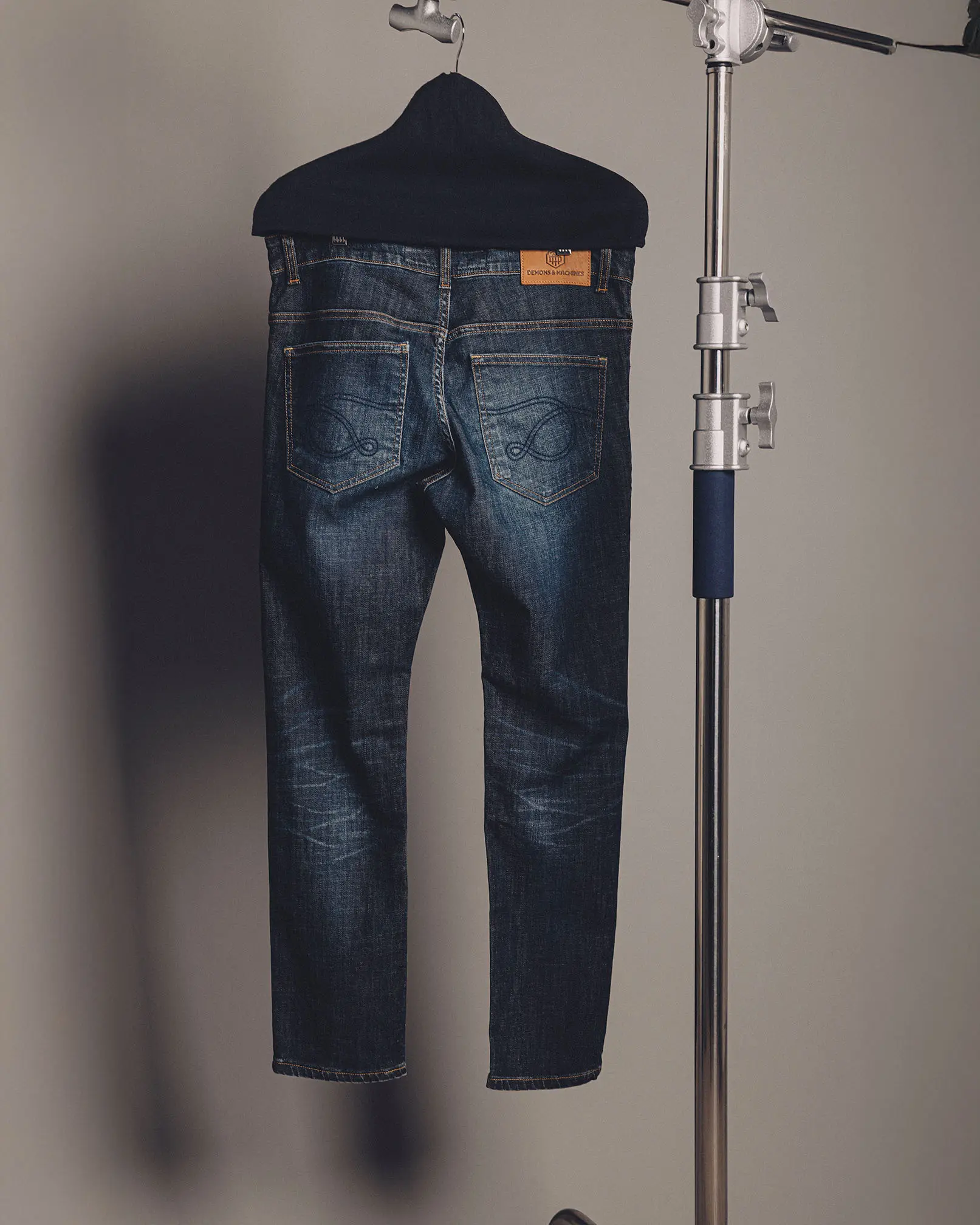 https://demons.readymind.mx/storage/denim/videos-denim/13-1.mp4